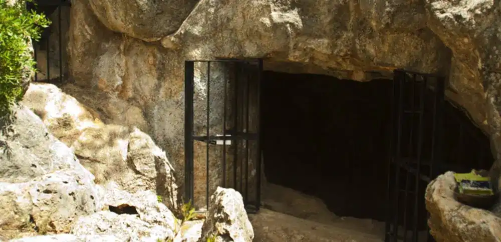 Descubre las cuevas de San Juan