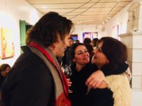 Lleno absoluto en la inauguración de la exposición de Vanesa de Moutas y Ali Farsi