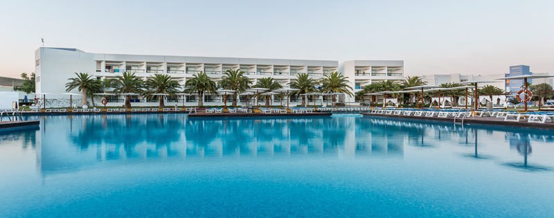 Grand-Palladium-Ibiza-piscina