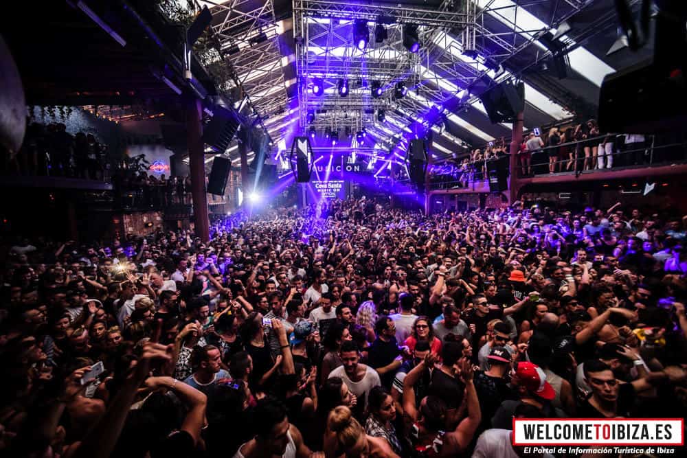 Music on Amnesia 25-9-2015 Closing Party-137
