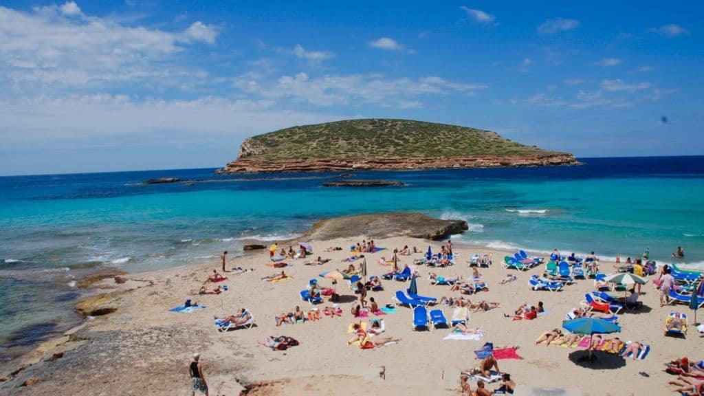 Tramonto sulla spiaggia di Cala Conta Ibiza
