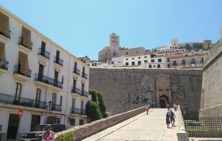 Portal de ses Taules, Dalt Vila