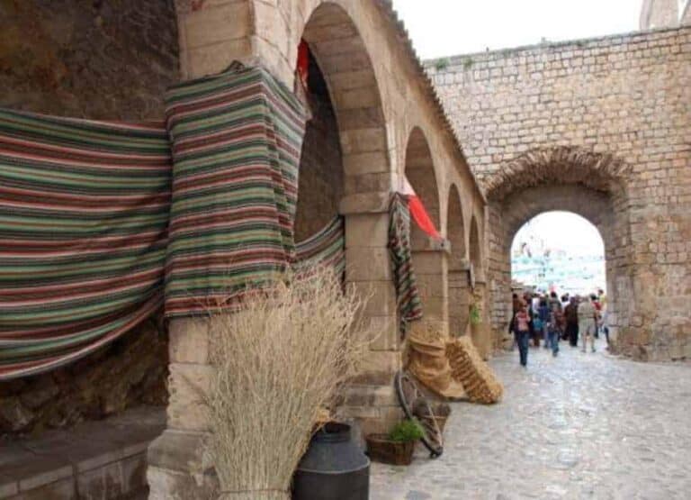 Portal de ses Taules, Dalt Vila