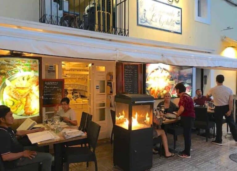 La Tertulia