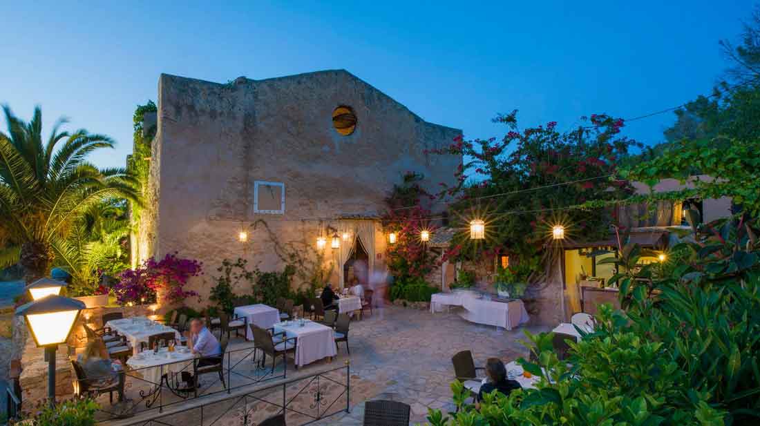 Restaurant-Sa-Capella-Bankette-Ibiza