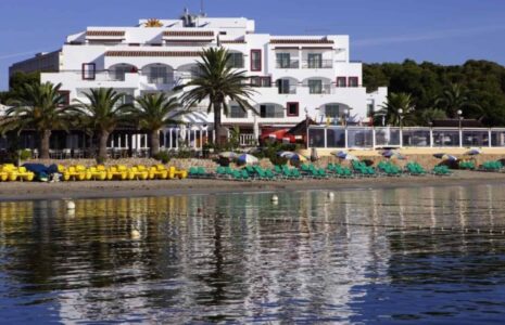 Apartamentos Playa es Canar