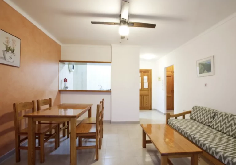 Apartamentos Playa es Canar