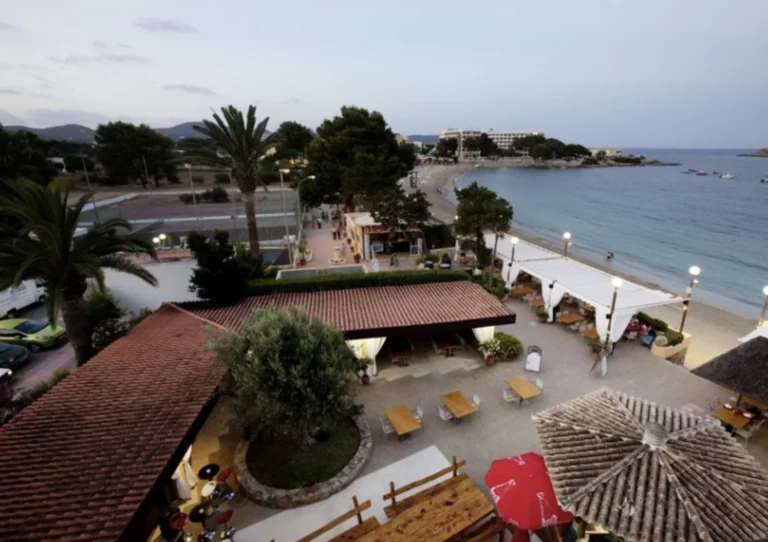 Apartamentos Playa es Canar