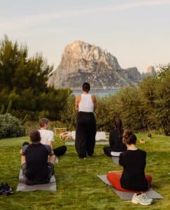 Mañanas de bienestar en Petunia Ibiza, cuídate en el entorno más hermoso