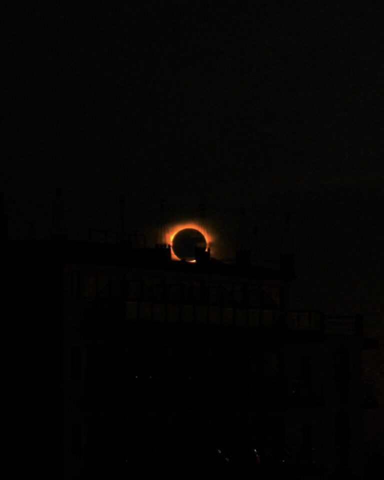 Cielito Ibiza vive una noche única con el eclipse solar sobre Sant Antoni