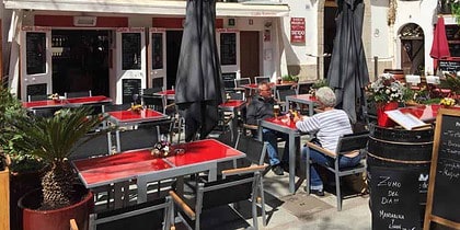 Travailler à Ibiza: Café Tomato cherche un serveur