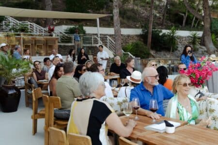 Cala Llonga Journal en Mondrian y Hyde Ibiza