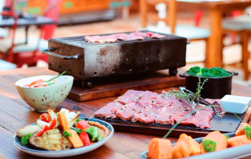 Los mejores restaurantes para comer carne en Ibiza- cas costas ibiza 1 1