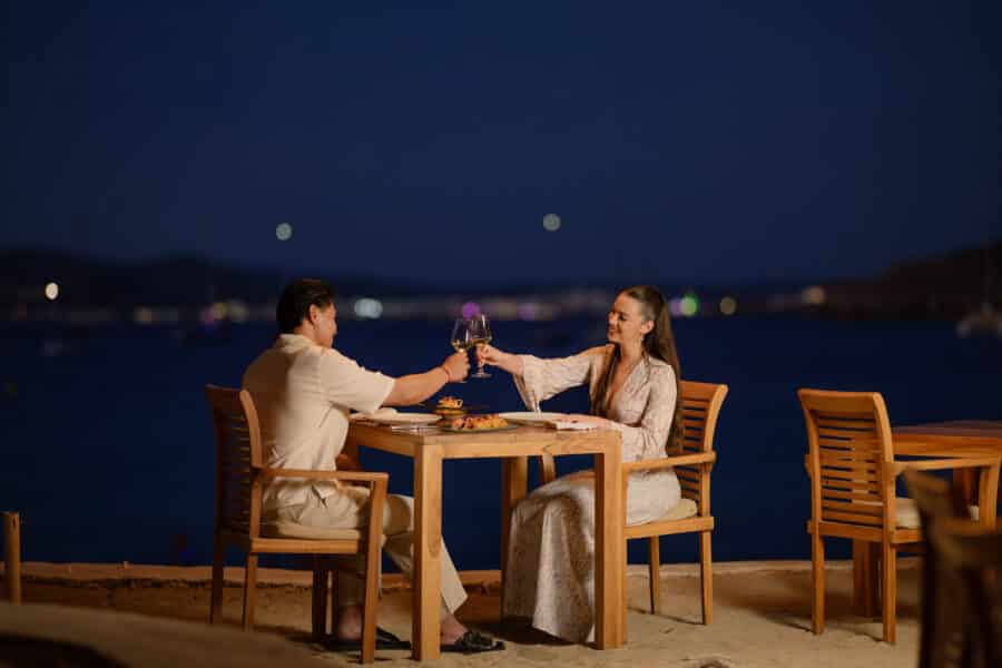 Cenas inolvidables frente al mar en CBbC Cala Bassa beach Club Ibiza