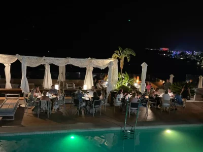 Cenit Pool Lounge Bar & Restaurant