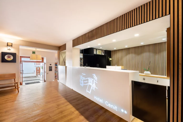 Cenit Pool Lounge Bar & Restaurant