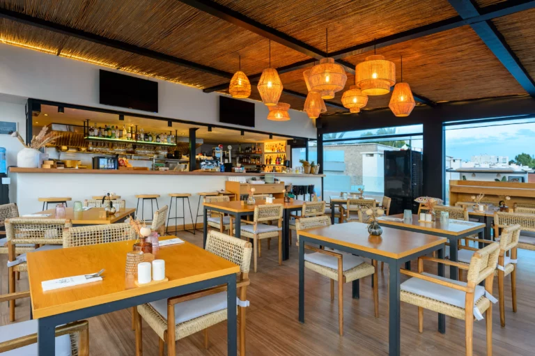 Cenit Pool Lounge Bar & Restaurant