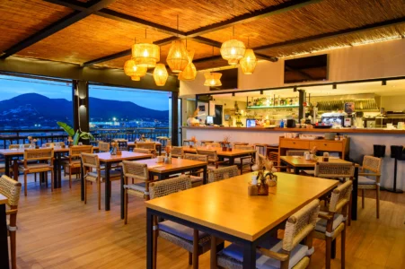 Cenit Pool Lounge Bar & Restaurant