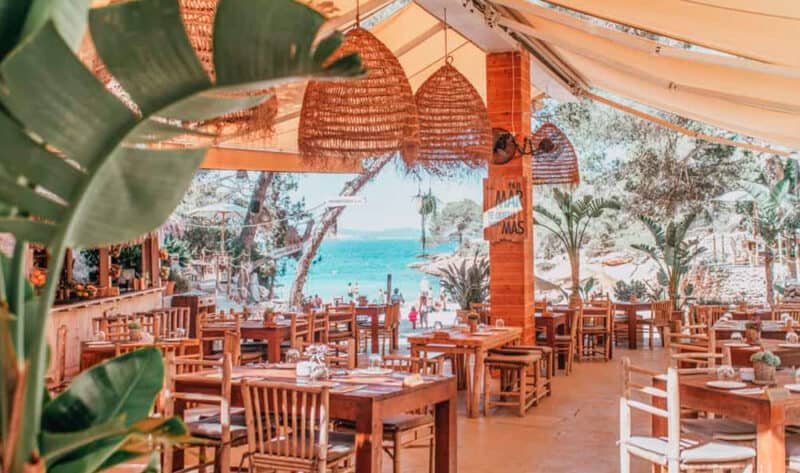 Restaurantes con terraza en Ibiza para momentos inolvidables- chiringuito cala gracioneta ibiza 2019 1 1 1