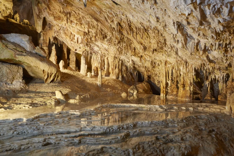 Cova de Can Marçà