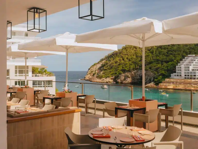 Restaurantes con terraza en Ibiza para momentos inolvidables