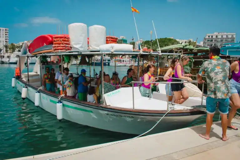 Excursión en barco con Despedidas Catamarán Ibiza