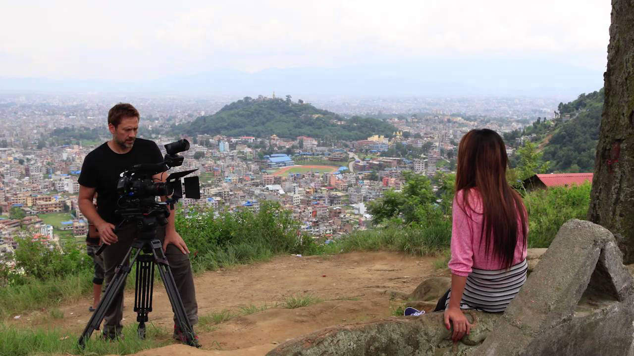 documental-rising-nepal-atzaro-ibiza-welcometoibiza