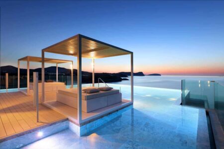 Epic Infinity Lounge