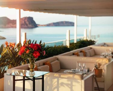 Epic Infinity Lounge
