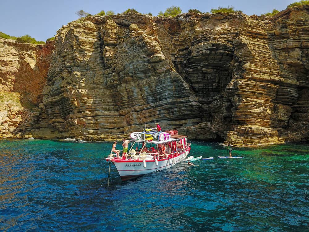 excursió-en-vaixell-Eivissa-salvador-sant-antonio-welcometoibiza