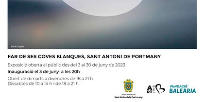 Baleàrics 5 anys tentoonstelling in de Coves Blanques Lighthouse Ibiza