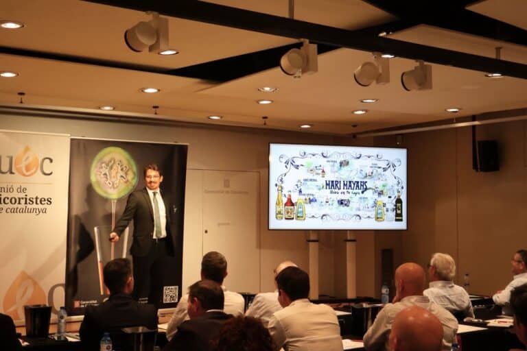 Carlos Marí Mayans lleva la esencia de Ibiza al IV Simposium Internacional Licorista