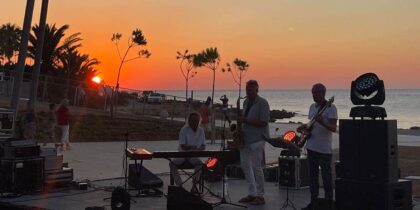 Концерты на берегу моря каждые выходные в рамках II фестиваля Badia de Portmany.