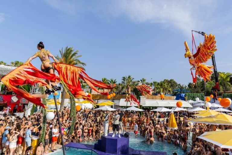 O Beach Ibiza celebra su 13º aniversario con una fiesta icónica