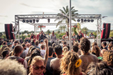 La Fiesta de la Primavera 2018 de Atzaró Ibiza, una jornada mágica llena de luz y color
