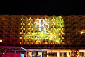 TRS Ibiza Hotel celebra su apertura con una fiesta exclusiva
