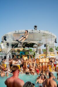 Burna Boy debuta en Ibiza en el lanzamiento de Luna Loca en O Beach