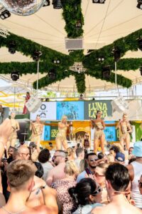 Burna Boy debuta en Ibiza en el lanzamiento de Luna Loca en O Beach