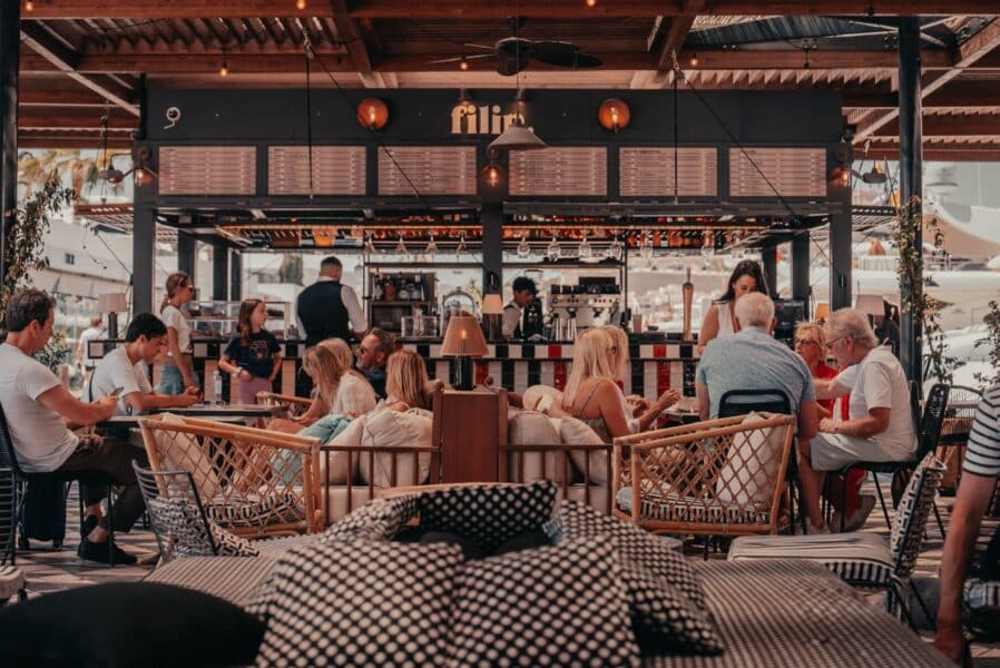 Filin renueva su propuesta en Marina Ibiza: brunch premium y After Boat con música en vivo