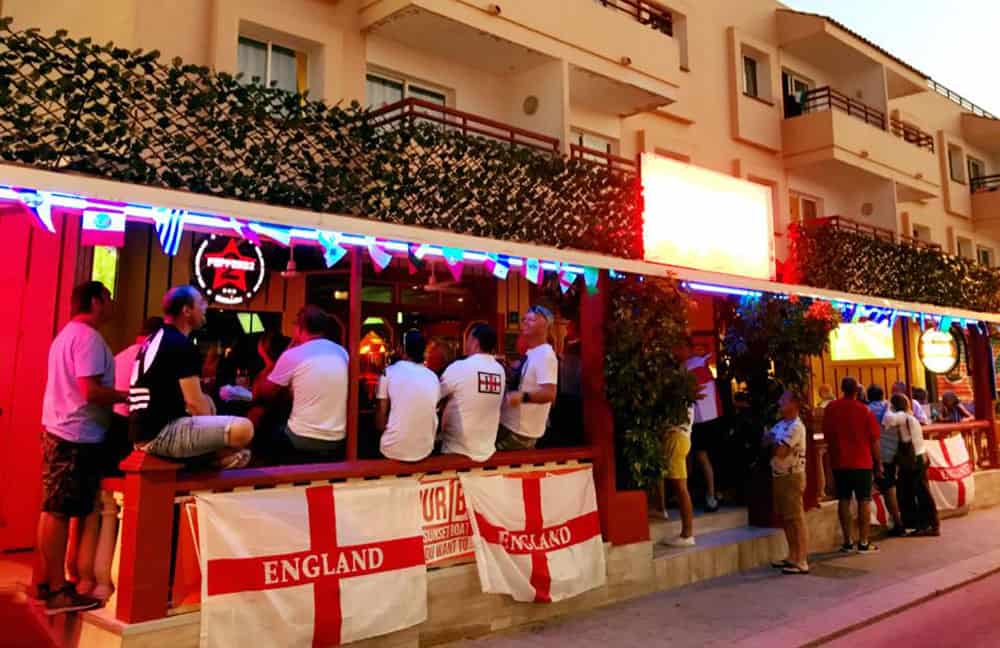 Futbol a Eivissa. Bars i restaurants on veure els partits del teu equip Magazine Eivissa