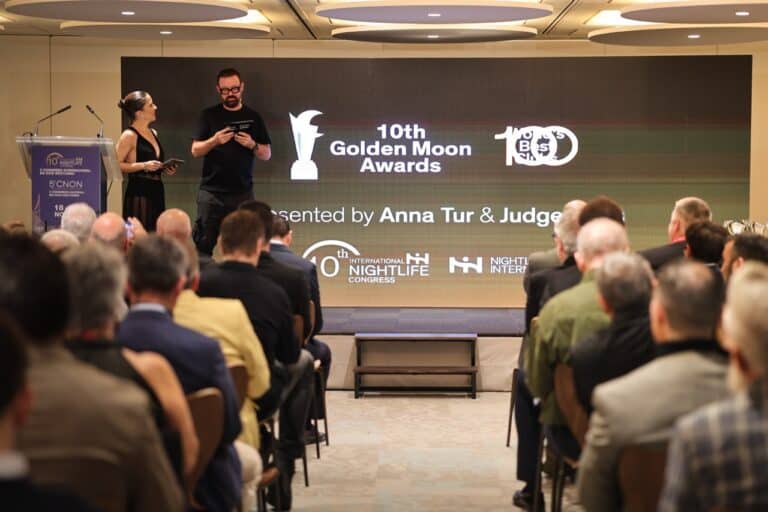 [UNVRS], Mejor club del mundo 2025 en los Golden Moon Awards