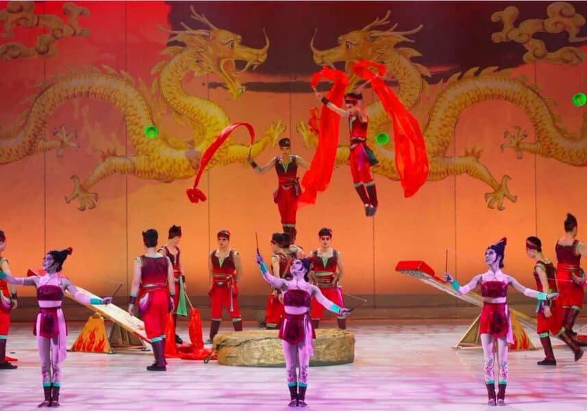 Gran circo acrobático de China