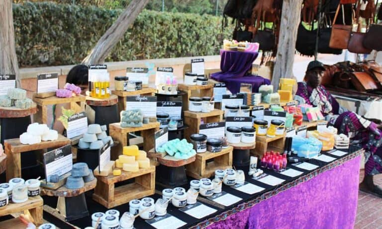 Mercadillo hippie de Cala Llonga