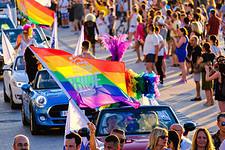 Ibiza Gay Pride 2017 llena las calles de orgullo y colorido