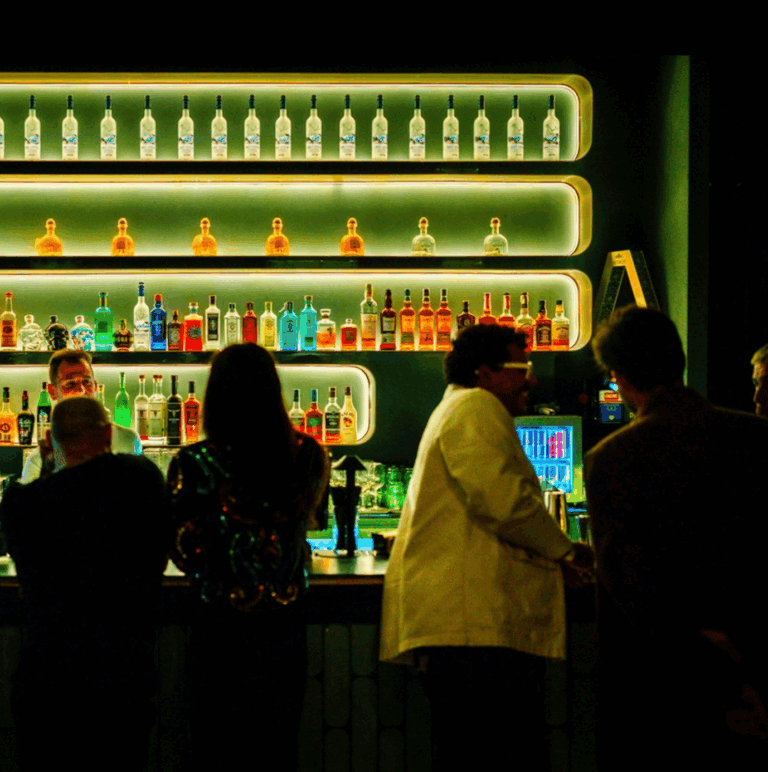 Fines de semana en Jarana de Pueblo, el speakeasy más canalla de Ibiza