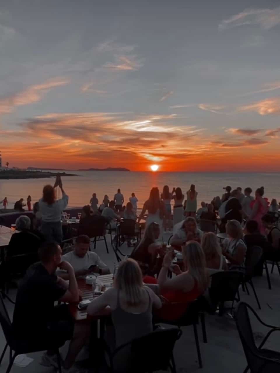 Kumharas Ibiza: música en directo y una mágica puesta de sol