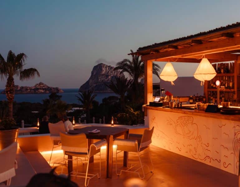 La Mirada: sushi, cócteles y sunset con música en Petunia Ibiza