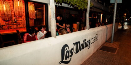 Las Dalias Café