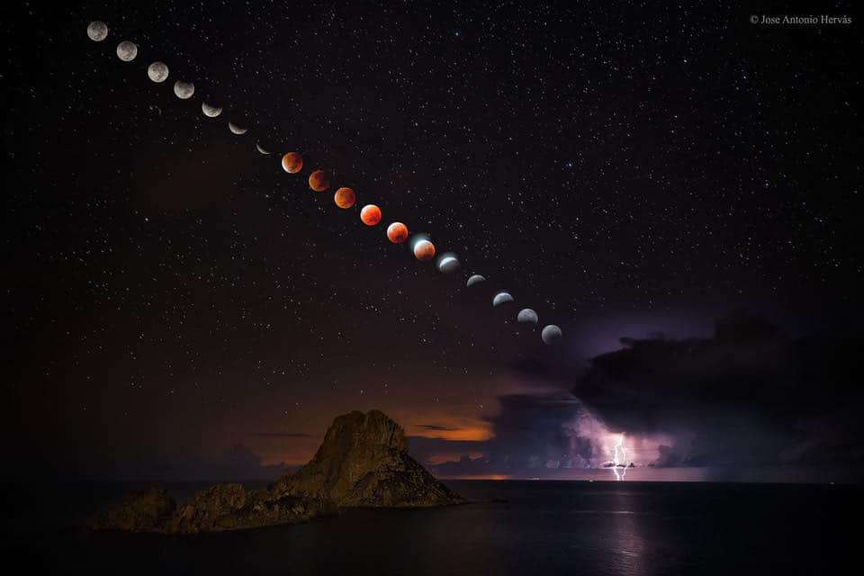 Eclissi totale e luna piena di sangue a Ibiza
