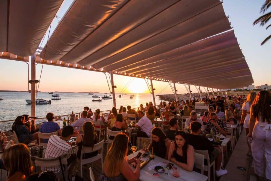 Restaurantes en Ibiza en los que la fiesta continúa tras la cena Agenda cultural y de eventos Ibiza Ibiza